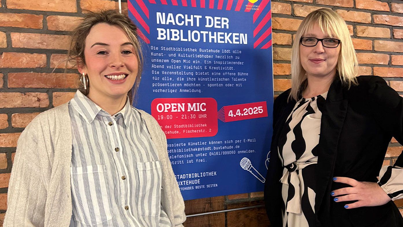 Christin Ludwig (links) und Jennifer Jaschik von der Stadtbibliothek Buxtehude. | Foto: Hansestadt Buxtehude