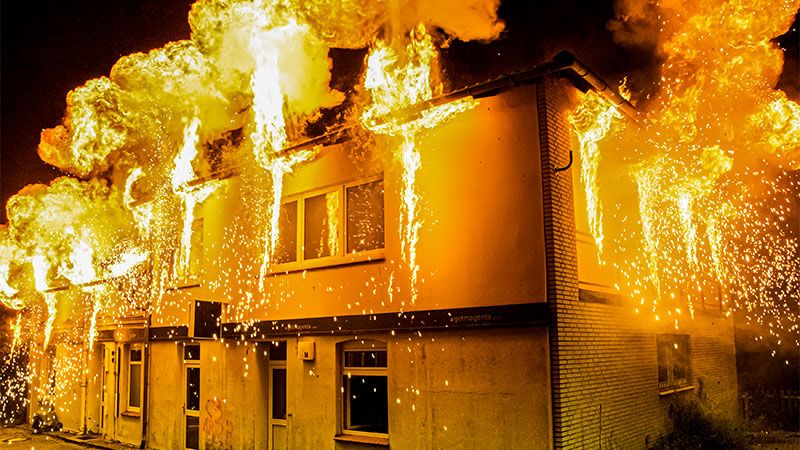 Dieses Szenario erwartete Feuerwehr und Polizei bei der Übung am Samstag in Jesteburg. | Foto: JOTO