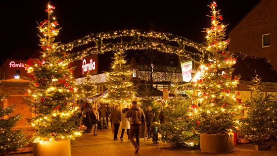 Der Peets Hoff in Buchholz verwandelt sich für vier Wochen wieder in ein weihnachtliches Hüttendorf. | Foto: ein