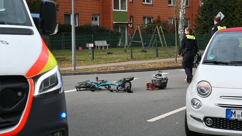 Die Fahrerin dieses E-Bikes wurde am Samstagmittag in Maschen bei einem Verkehrsunfall schwer verletzt. | Foto: HamburgNews