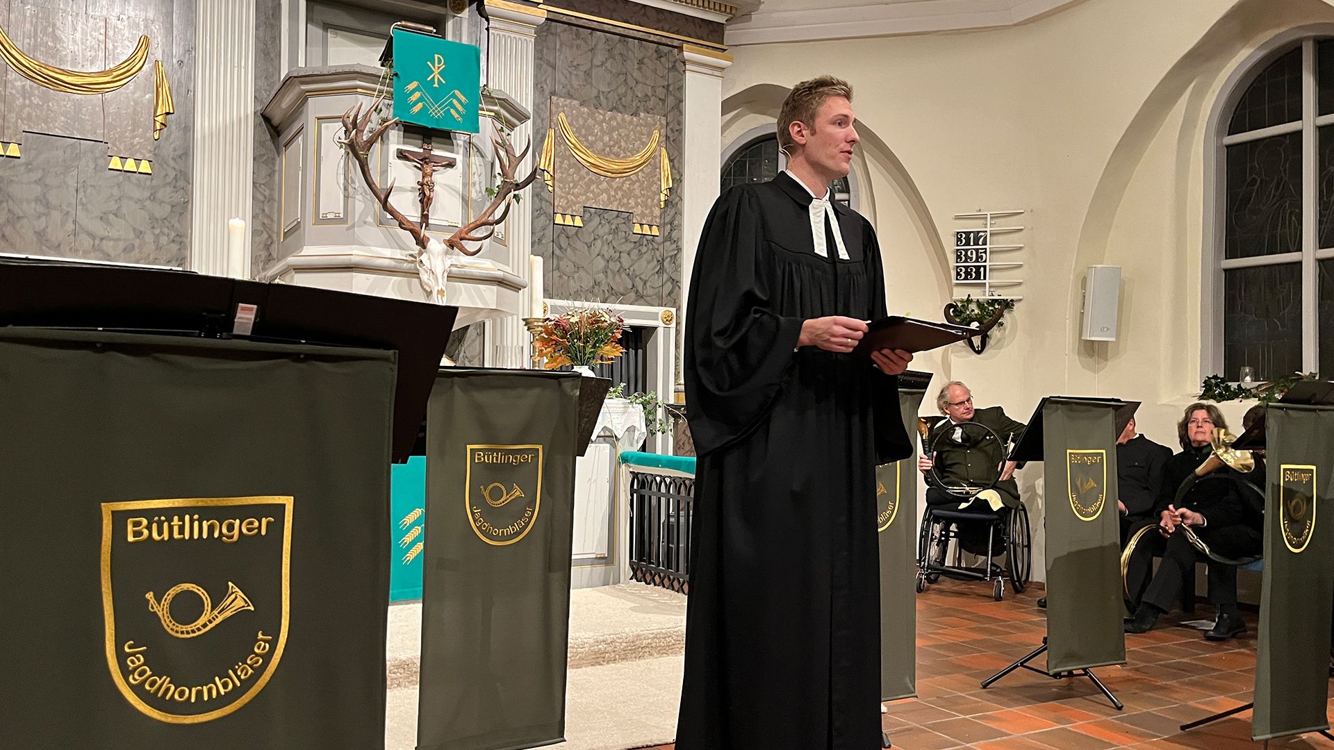 Pastor Stahlmann predigte beim Hubertus-Gottesdienst über Gottes Spuren in der Welt. | Foto: Kirchengemeinde Elbmarsch