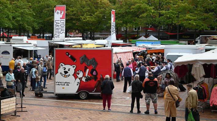 Der Harburger Wochenmarkt zeigte sich beim Marktfest von seiner besten Seite. Foto: Lenthe-Medien