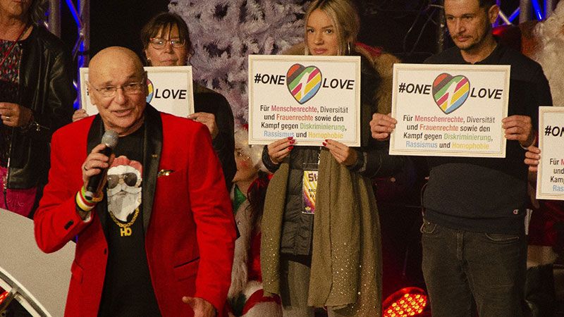 Schlagerstar und Entertainer Peter Sebastian hatte wieder zur Starpyramide geladen. | Foto: Sören Noffz