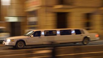 Eine Limousine war ohne Verischerungsschutz unterwegs (Symbolbild).