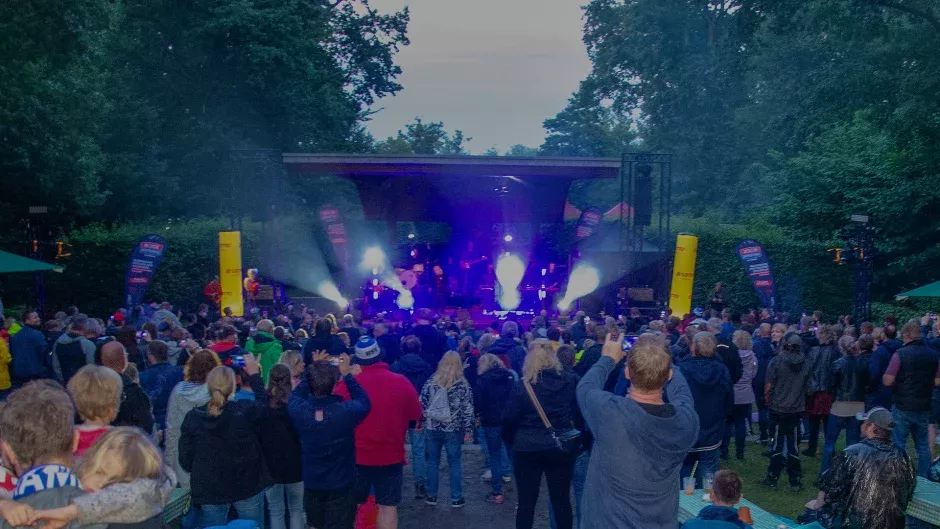 Schon im vergangenen Jahr rockte Lotto King Karl die Freilichtbühne im Harburger Stadtpark beim Sommer im Park. | Foto: Sören Noffz