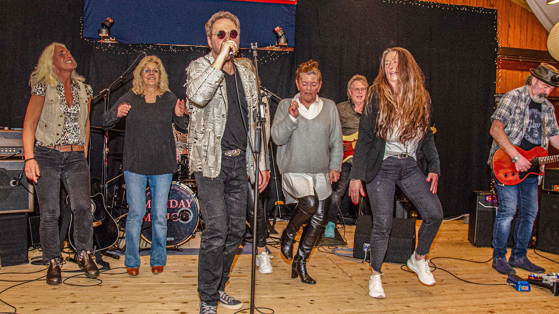 Tolle Stimmung gab es bei Marios Westernhagen Tribute im Dörphus Hörsten. | Foto: Sören Noffz
