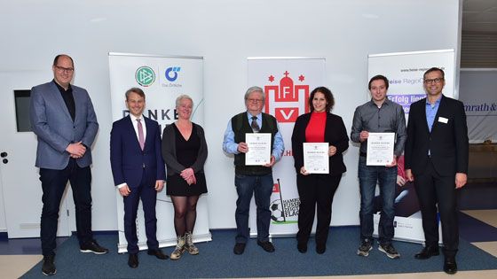 EhrungChristian Soltow, Christian Okun, Kirstin Warns-Becker, Herbert Domke, Sabrina Rbib, Patrick Dierk Grunau und Karsten Marquardt. | Foto: HFV