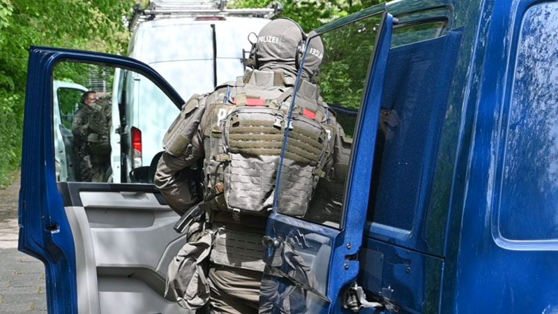 Auch das SEK war im Einsatz. | Foto: HamburgNews