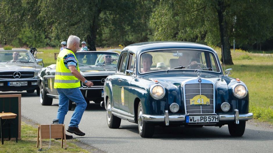 Sie geht wieder los: Die Lions Oldtimer Ralley für den guten Zweck. Foto. ein
