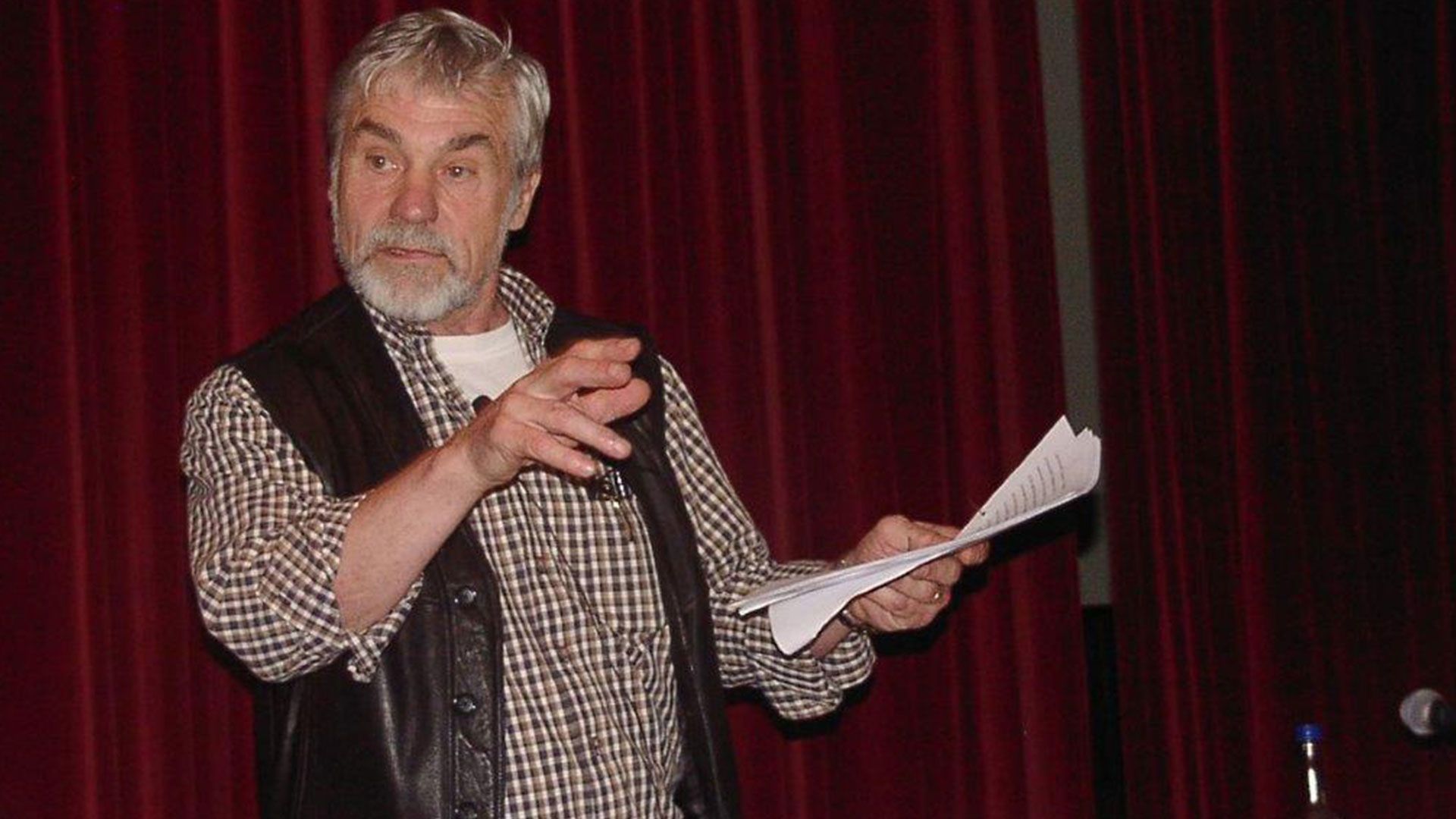 Hartmut Großmann aus Stelle will seine Zuhörer am Mittwoch, 19. Februar, in Hausbruch im Landhaus Jägerhof mit Plattdüütsch und Klöönsnack erfreuen. | Foto: ein