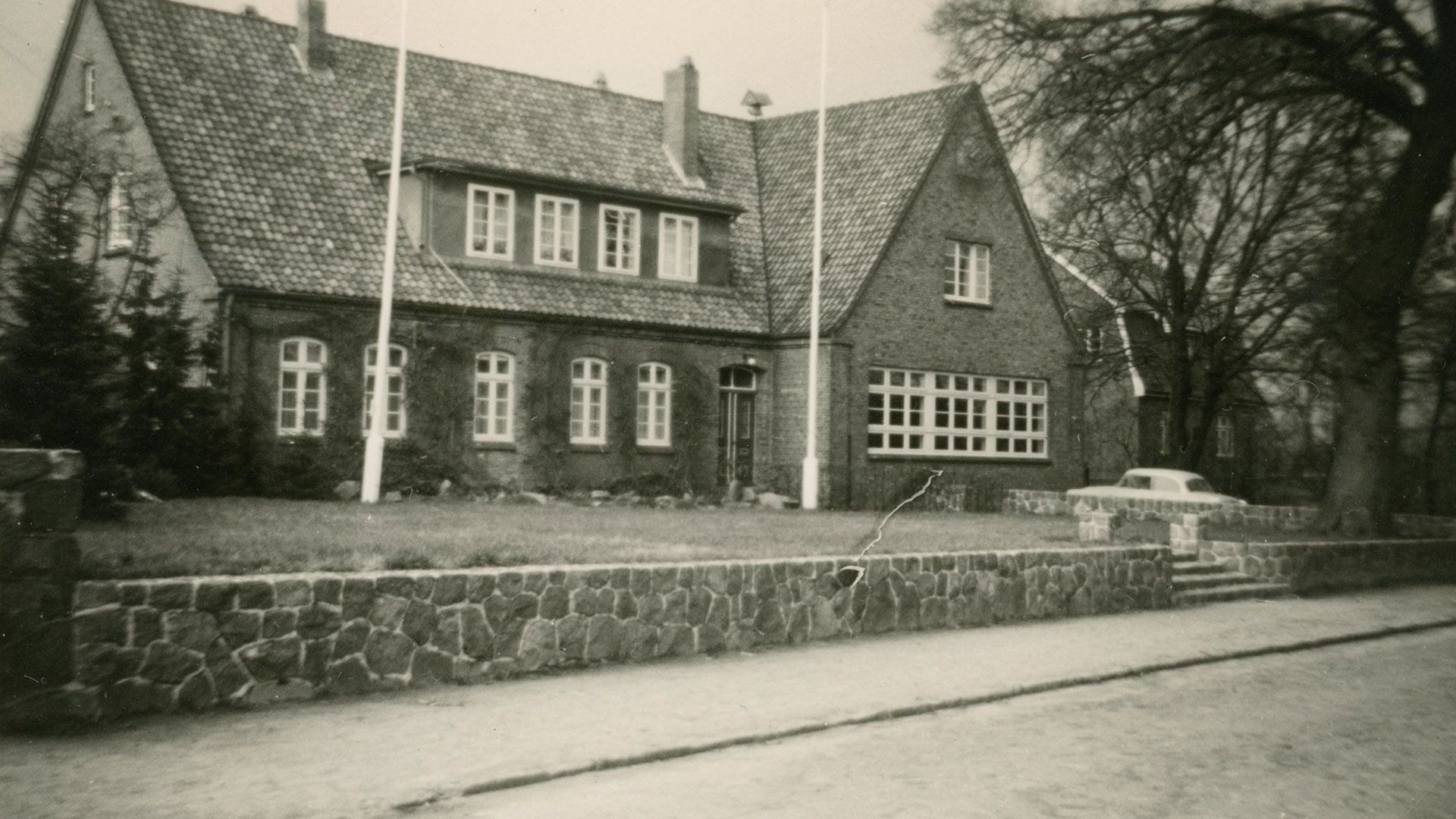 Die Turmuhr der Maschener Dorfschule wure aufwendig restauriert und schlägt jetzt wieder. | Foto: Gemeindearchiv Seevetal