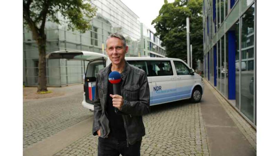 NDR 90,3 Moderator Stephan Heller freut sich auf Harburg. | Foto: ein