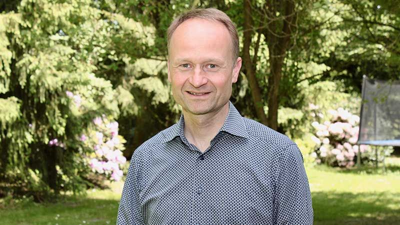 Fulko Steinhausen im Pfarrgarten in Hollenstedt. | Foto: C. Wöhling