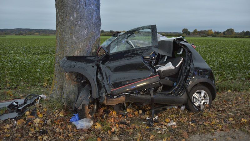 Ein Verkehrsunfall mit einem Toten gab es am Sonntagnachmittag bei Tötensen. | Foto: JOTO