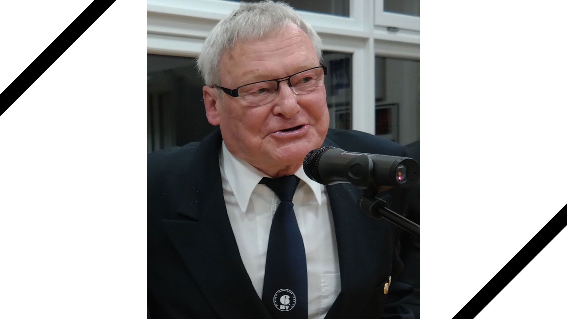 Der ehemalige HTB-Präsiden Klaus Wienecke ist im Alter von 90 Jahren gestorben. | Foto: ein