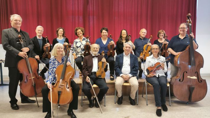 Das Albis Kammerorchester Hamburg unter der Leitung von Michel Labrosse eröffnet am 26.  September die Reihe „Piano & Strings“ in der Stiftskirche Ramelsloh. Foto: Marina Möhring