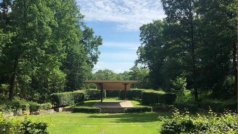 An der neugestalteten Freilichtbühne im Harburger Stadtpark findet das Sommer im Park-Festival statt. | Foto: ein