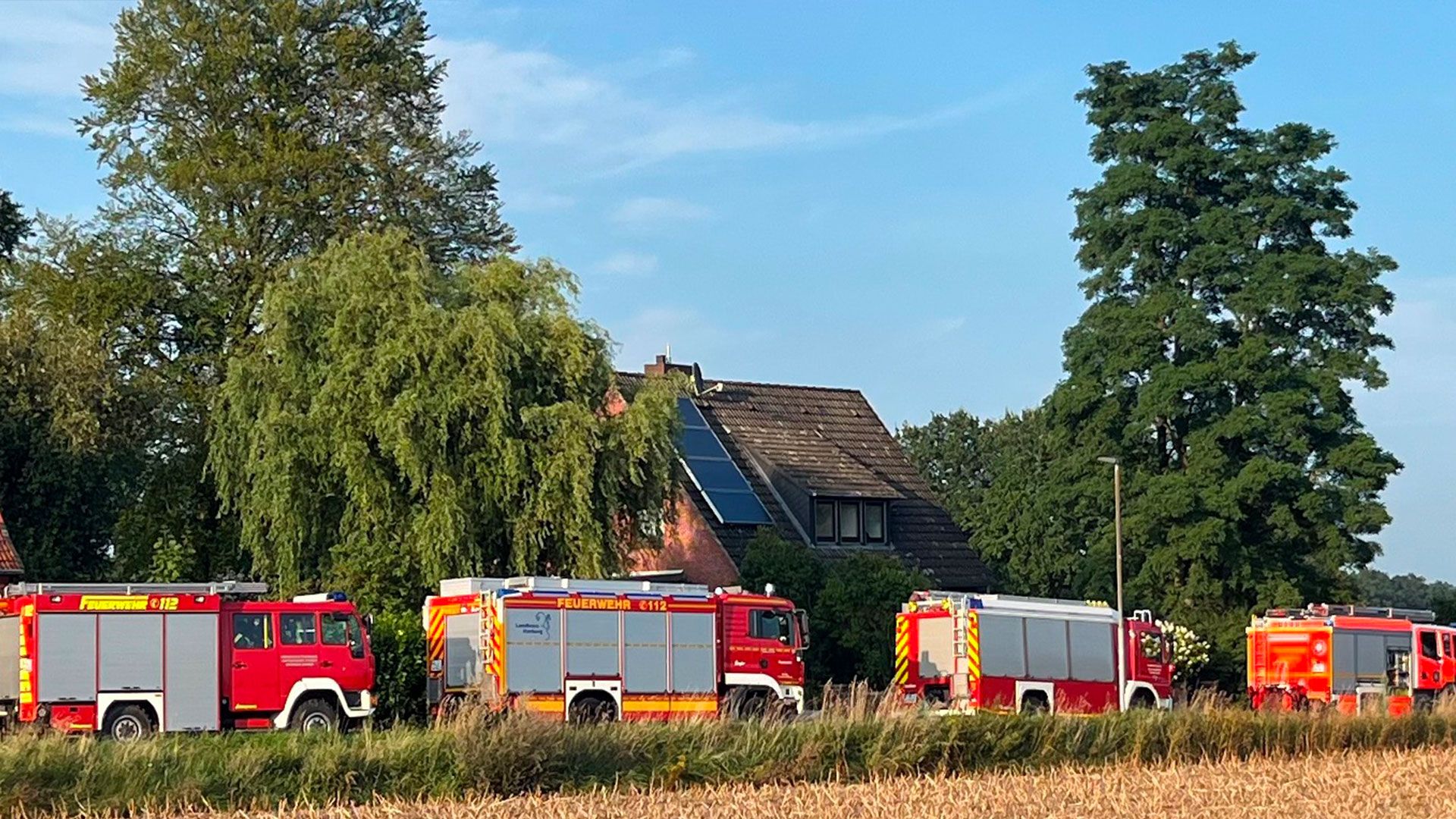 . Der Fachzug Technische Hilfeleistung 2 (TH2) wurde durch eine HLF-Besatzung der FF Hamburg-Berne unterstützt, bzw. mit eingebunden. Foto: ein