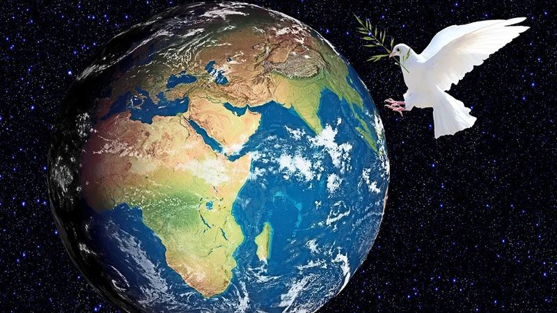 In vielen Kirchengemeinden gibt es angesichts des Kriegs in der Ukraine Gottesdienste und Friedengebete. In Buxtehude rufen Parteien zu einer Kundgebung auf (Symbolbild).