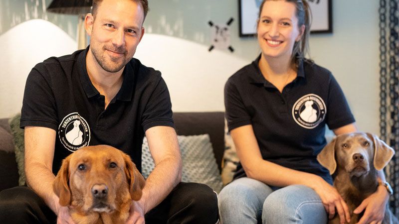 Nina Hoppe und Karsten Höhne vom Tierzentrum Rosengarten in Rosengarten-Klecken kümmern sich um das Wohl von Hund und Katze.