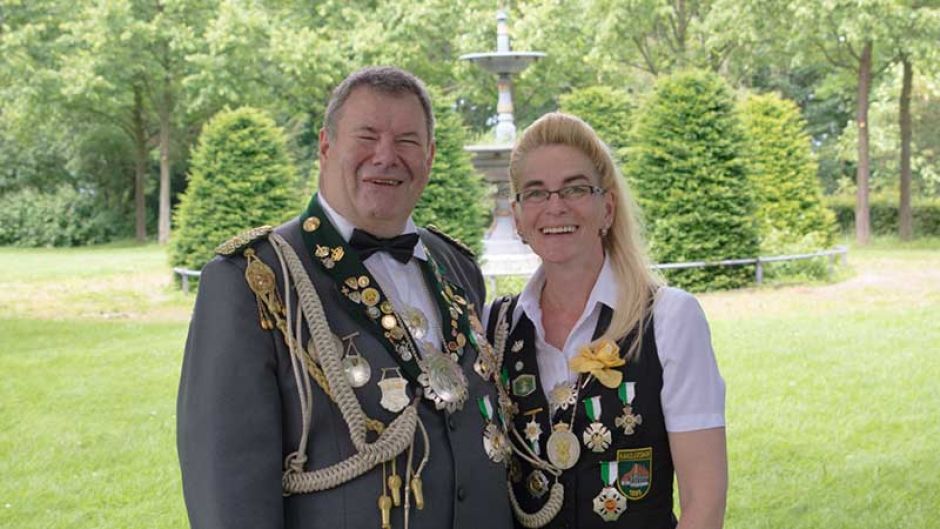 Der Traditionsbewusste: Jens Kabuse ist neuer König der Kanzlershofer Schützen und seine Frau Caro Königin der Königinnen. | Foto: Niels Kreller