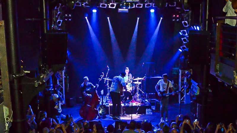 Erst rockten sie das Knust, am 22. Dezember sind sie zum Weihnachtskonzert in Marias Ballroom. Jimmy Cornett And The Deadmen. | Foto: Sören Noffz