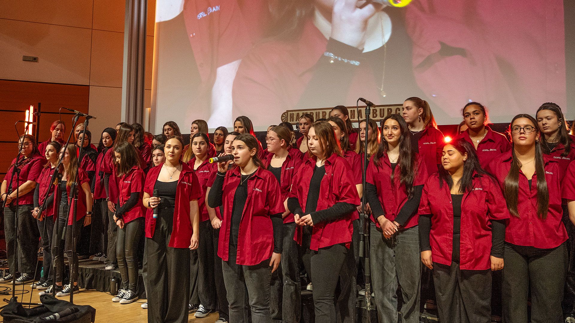 Auch der Harburger Chor Gospel Train war wieder beim Benefizkonzert mit dabei. | Foto: Sören Noffz