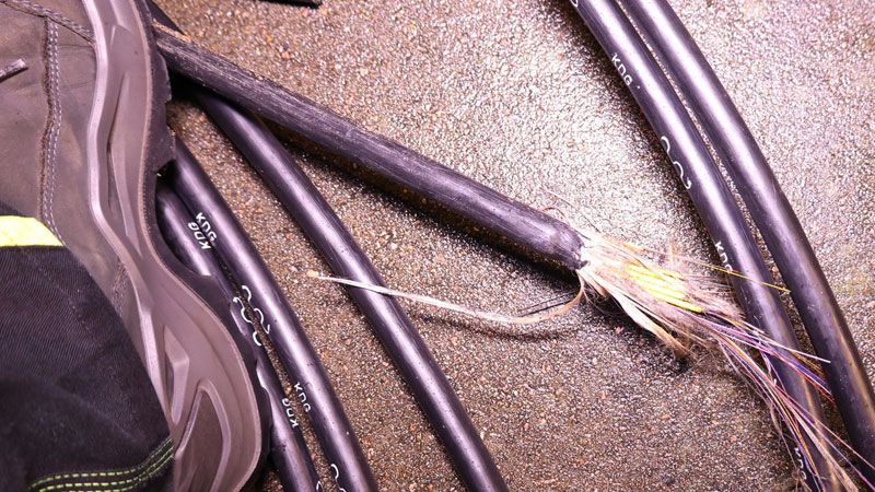 Eine gekappte Hauptversorgungsleitung des TV und Internetanbieters Vodafone betraf am Dienstag rund 30.000 Haushalte im Hamburger Süden. | Foto: HamburgNews
