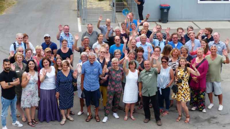 Zum Abschiedsfest in der jetzt geschlossenen DRK-Erstaufnahme Vogt-Kölln-Straße kamen  zahlreiche Helfer und Mitarbeiter noch einmal zusammen. | Foto: DRK-Kreisverband Hamburg-Harburg e.V.