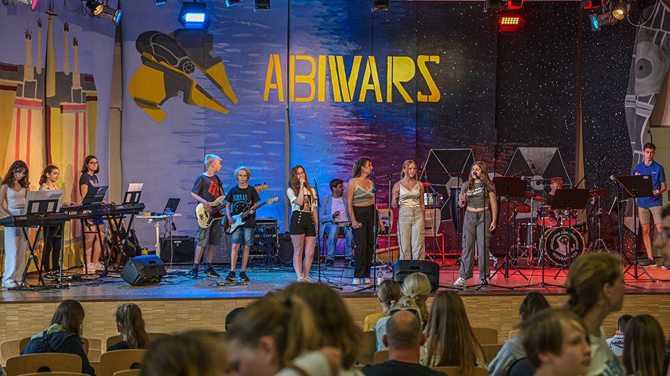Beim Jubiläum des Gmynasium Neu Wulmstorf sorgte die Schülerband für Stimmung. | Foto: Niels Kreller