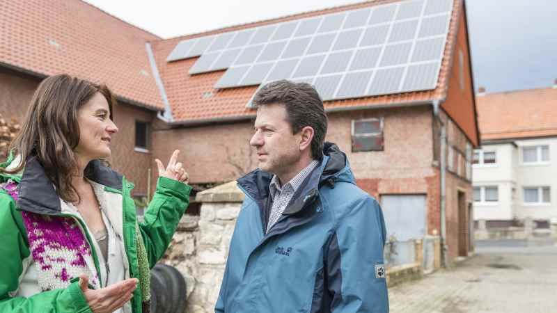 Mit dem Beratungsangebot „Solar-Check plus“ können sich Bürgerinnen und Bürger im Landkreis Harburg unabhängig beraten lassen, ob ihr Haus für die Installation einer Solaranlage geeignet ist. | Foto: ein