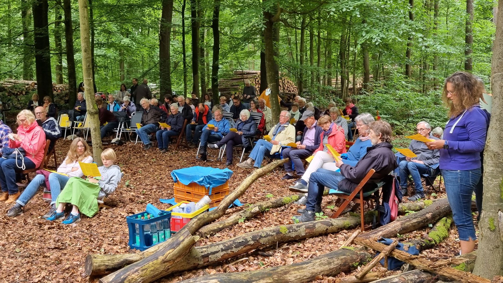 Viele Menschen feierten im vergangenen Jahr den Pfingstgottesdienst im Buchwedel. | Foto: Kirchenkreis Winsen