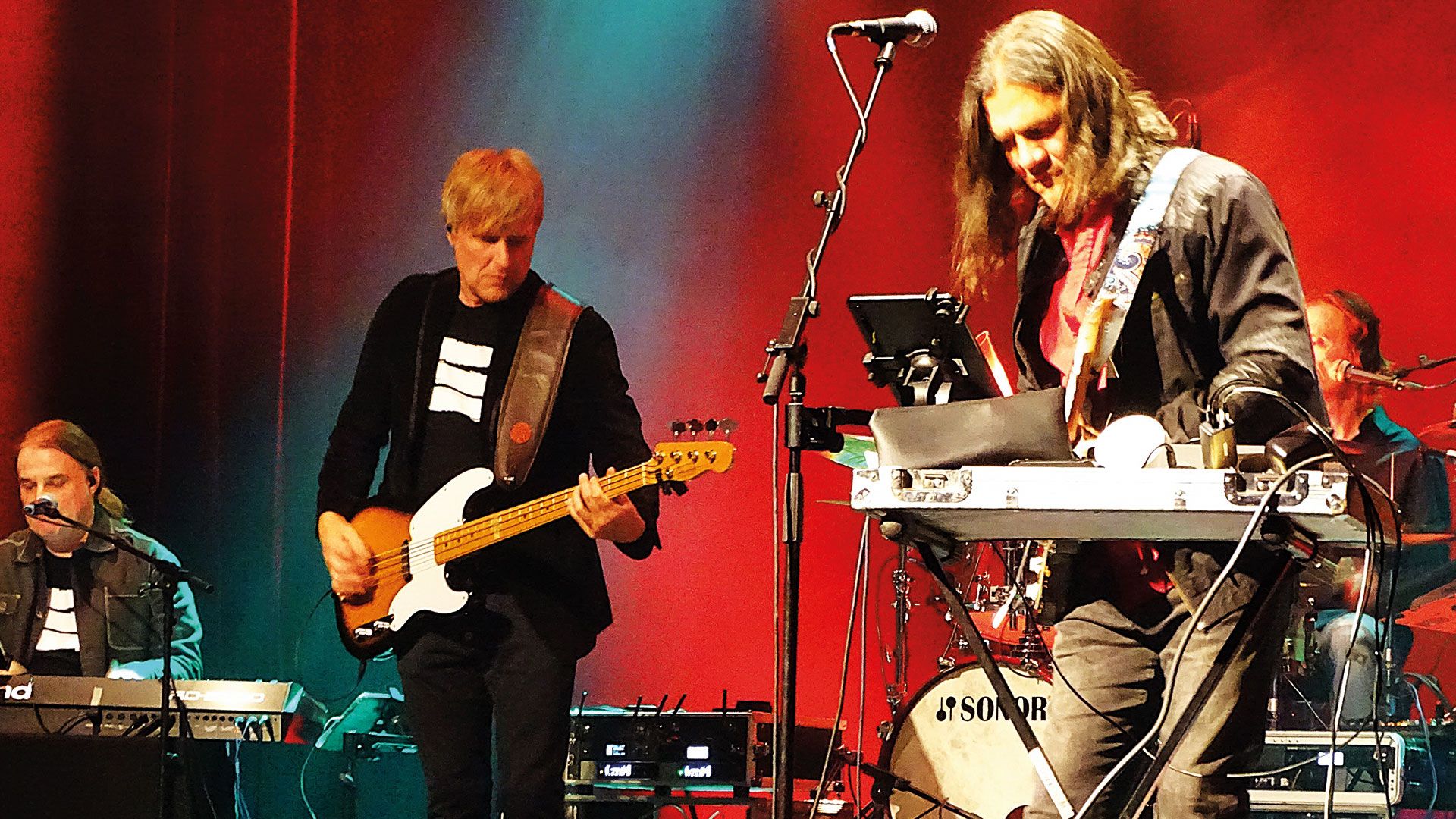 Die Tributeband Reggatta de Blanc sorgten mit den Liedern von The Police und Sting für beste Stimmung in der Empore. Foto: Ilka Teschner