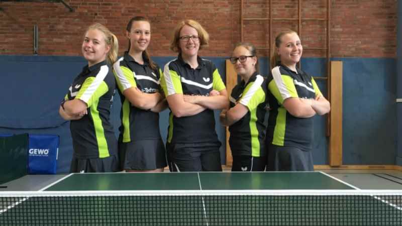 Damen 1 von links:  Inga Weichel, Merle Subei, Antje Krüger, Pauline Lemke und Anne Fabig. | Fotos: ein