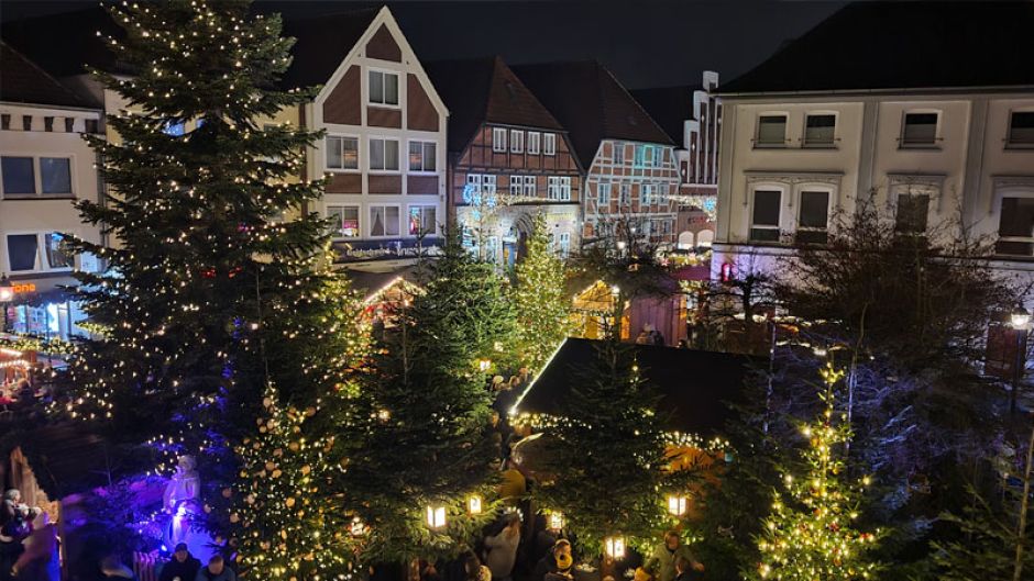 Der Weihnachtsmarkt in Buxtehude öffnet noch täglich bis zum 24. Dezember unter dem Namen “Wintermärchen Buxtehude“ seine Pforten. | Foto: Hansestadt Buxtehude