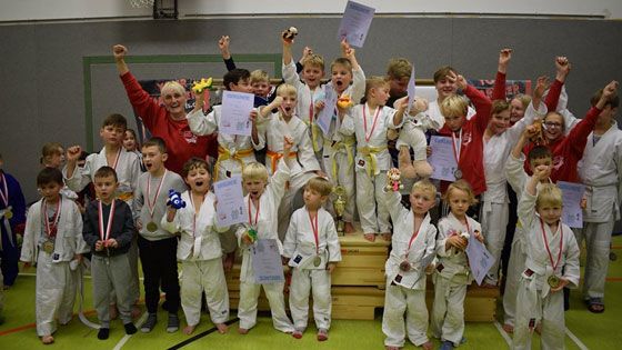 Begeisterte Kids beim Kuschelmonster-Cup des KSC Bushido. | Foto: ein