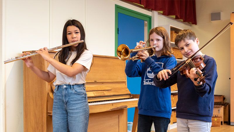 Auch diese drei FEG-Schüler und Nachwuchsmusiker sind beim Weihnachtskonzert des Friedrich-Ebert-Gymnasiums am 8. Dezember dabei: | Foto Friedrich-Ebert-Gymnasium