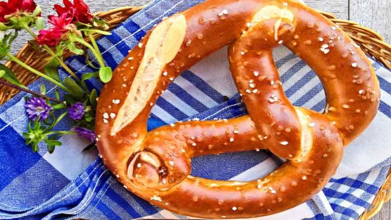 Brezeln und andere bayrische Spezialitäten kommen beim Herbstfest im DRK-Treff Hermann-Maul-Straße auf den Tisch. | Foto: ein