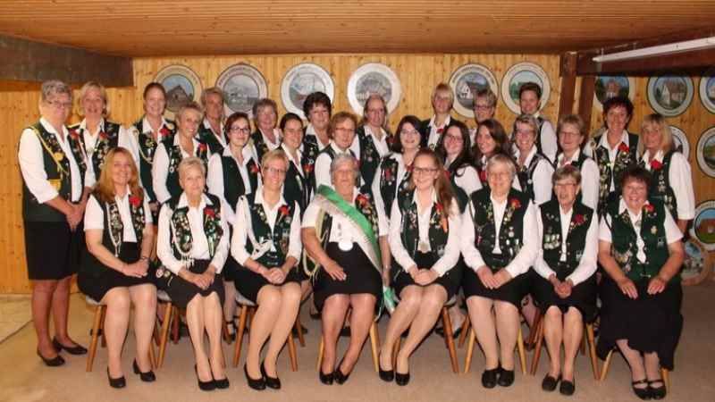 50 Jahre sind die Damen bereits als Schützinnen im SV zu Moorburg. | Foto: ein