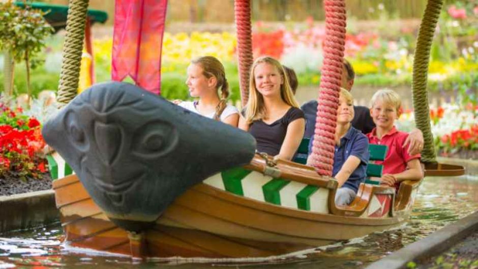 Für Sonnabend, 13. Oktober, lädt die Sparkasse  Harburg-Buxtehude Kinder, Jugendliche  und Eltern zu einem Erlebnistag in den  HANSA-Park nach Sierksdorf an der Ostsee ein.