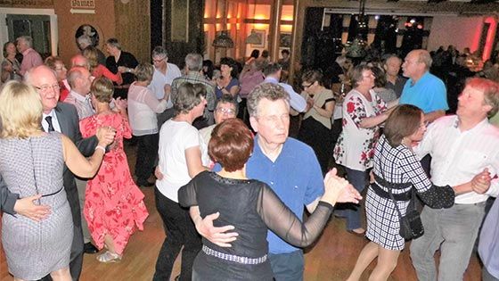 Zum beliebten Tanzabend für Paare und Singles im "Heidenauer Hof" lädt DJ Günther ein. | Foto: Wolfgang Gnädig