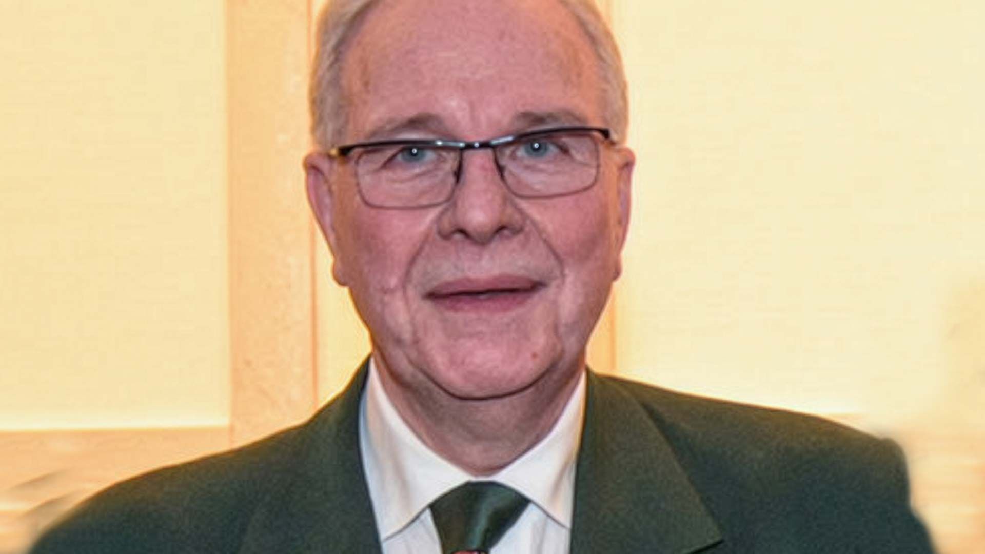 Auf ein halbes Jahrhundert ehrenamtliche Tätigkeit in den verschiedensten Bereichen blickt Heinz-Heinrich Thömen aus Fischbek zurück. Am Donnerstag feiert er seinen 80. Geburtstag.| Foto: Niels Kreller
