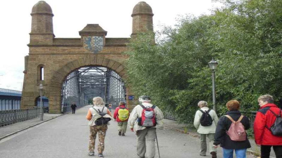 Die Elbbrücke von der Wilhelmsburger Seite. | Foto: ein