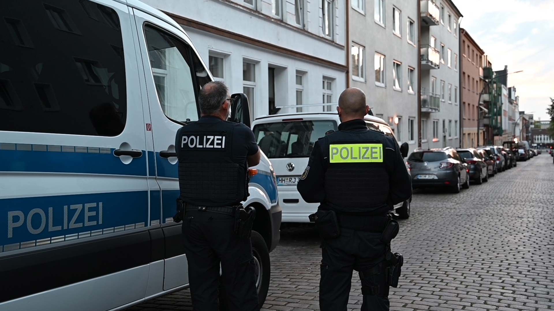 Auch in der Marienstraße in Harburg wurde eine Wohnung durchsucht. Foto: Lenthe-Medien