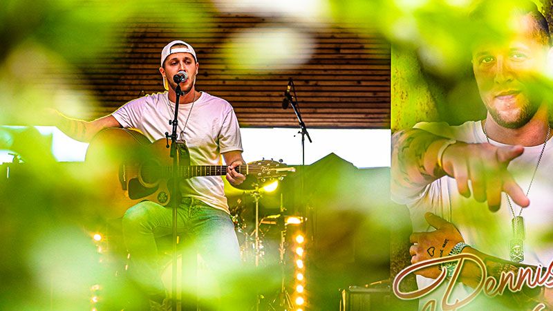 Dennis Adamus (hier am vergangenen Wochenende bei "Sommer im Park" auf der Freilichtbühne) spielt morgen in Marias Ballroom mit seiner Band. | Foto: Niels Kreller