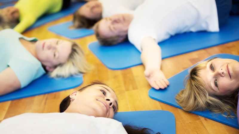 Muskelkräftigung und Entspannung machen fit für den Alltag: Das DRK Harburg hat aktuell freie Plätze bei Rückentraining und Yoga. | Foto: ein