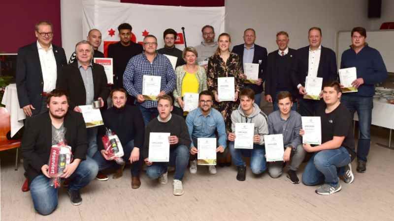 Auch in diesem Jahr lobte der DFB in Zusammenarbeit mit seinen Landesverbänden wieder den „DFB-Ehrenamtspreis“ aus. | Foto: ein