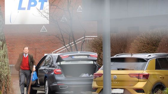 Für ihn wird die Luft enger: Jost Leuschner, Geschäftsführer des LPT-Labors, am Standort in Neugraben. | Foto: André Lenthe Fotografie