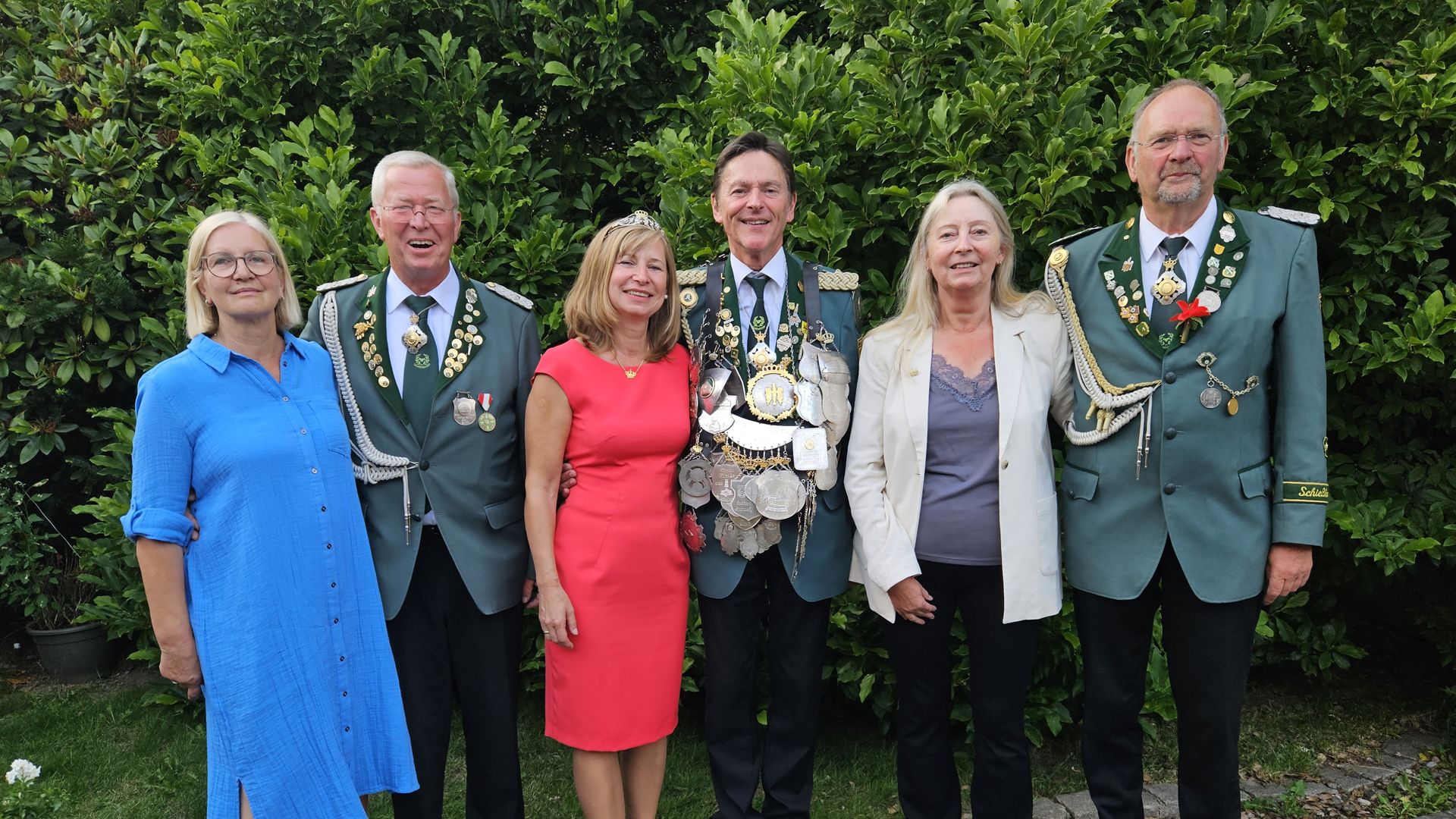 Das Vahrendorfer Königsgespann: Uta (von links) und Klaus Grebe, Doro und Thomas „der Wanderer“ Springer sowie Angelika und Gisbert Adorf. | Foto: SV Vahrendorf
