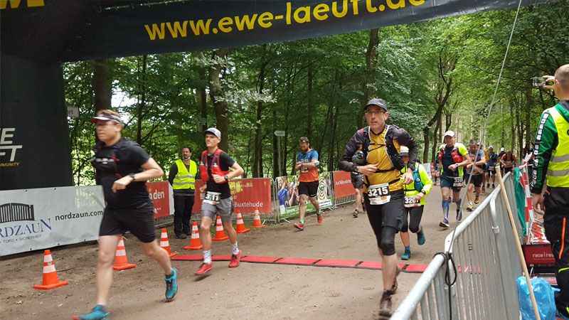 Der Start des RUHM beim 2. Rosengartenlauf. | Foto: ein